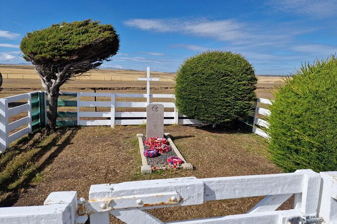 1982-war-memorials-and-points-of-interest-in-falkland-islands