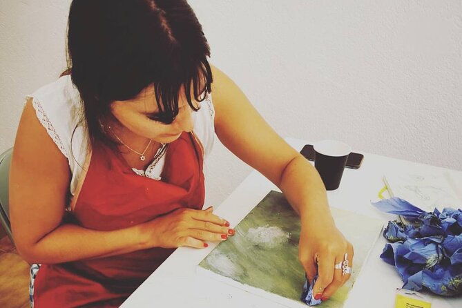 2-hours-painting-class-with-local-artist-in-private-studio