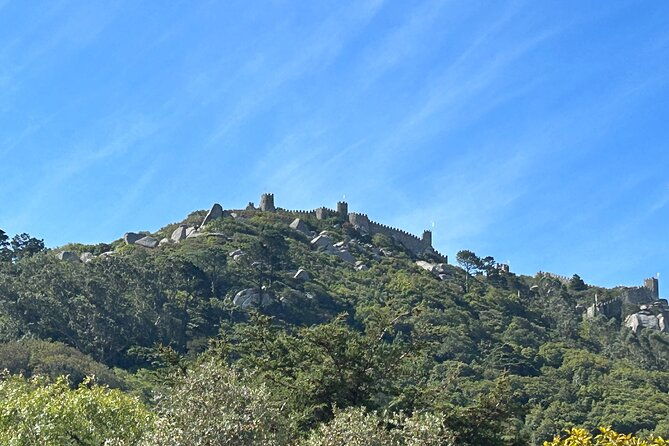 2-hours-sintra-experience-renault-4l-tour