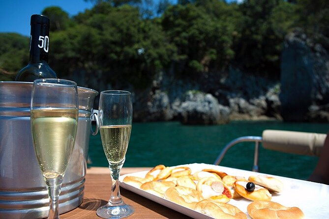 3-hours-sunset-boat-tour-to-golfo-dei-poeti-shared