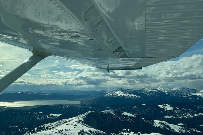 30-minute-aerial-tour-yellowstone-skyline