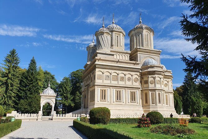 8-days-private-tour-in-romania-transylvania-maramures-moldova