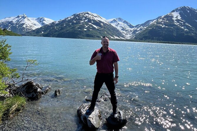 a-guided-alaskan-escape-wildlife-sanctuary-and-glacier-hiking