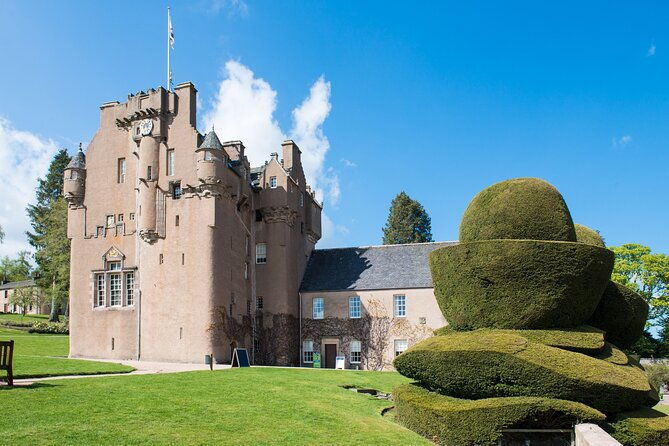 aberdeen-airport-train-harbour-transfer-private-guided-tour