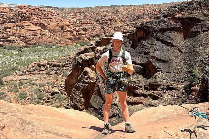adventurous-canyoneering-slot-canyon-small-group