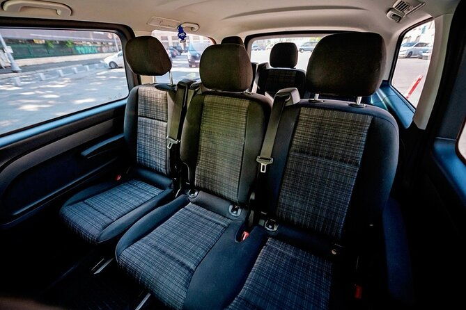airport-transfer-with-mini-van-for-8-passangers
