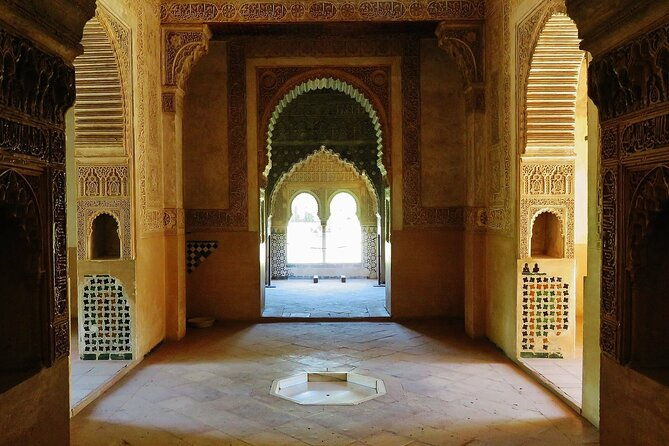 alhambra-and-nasrid-private-walking-tour-with-food-tasting