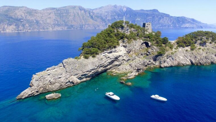 amalfi-coast-private-boat-trip-with-prosecco-and-snorkeling