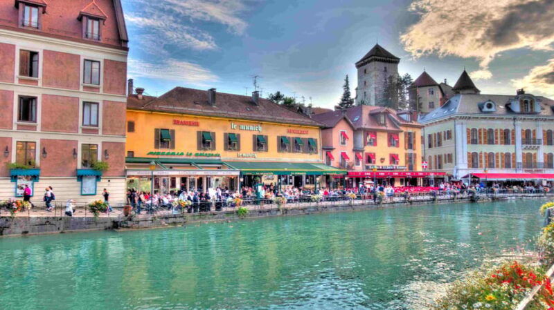 annecy-stand-up-paddle-and-shopping-at-courier