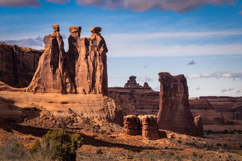 arches-national-park-sunset-pavement-van-tour