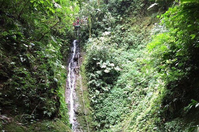 arenal-volcano-rain-forest-canyoning-in-the-lost-canyon