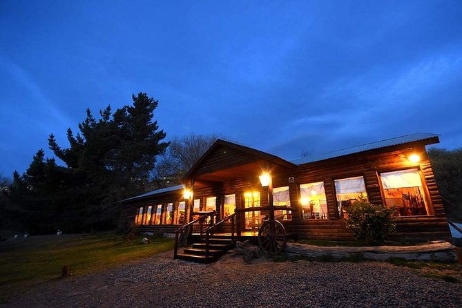 argentine-dinner-with-live-folklore-music-estancia-25-de-mayo
