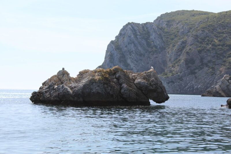 arrabida-natural-park-sunset-boat-trip-with-regional-drink