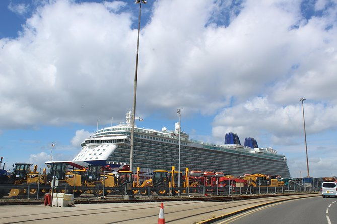 arrival-or-departure-private-transfer-gatwick-airport-to-southampton-cruise-port