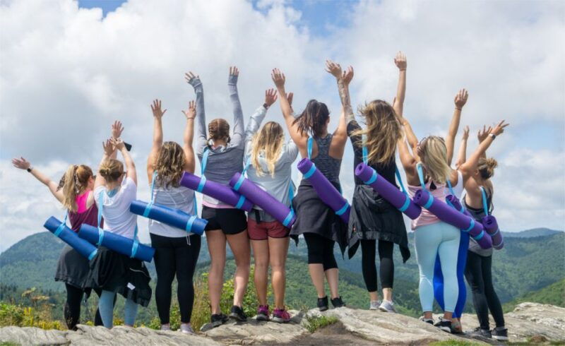 asheville-yoga-on-a-mountain-hike