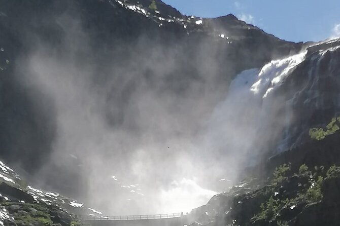 audio-guide-bus-tour-at-scenic-routes-of-andalsnes-to-trollstigen