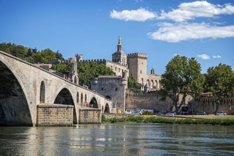 avignon-private-walking-tour-discover-history-heritage