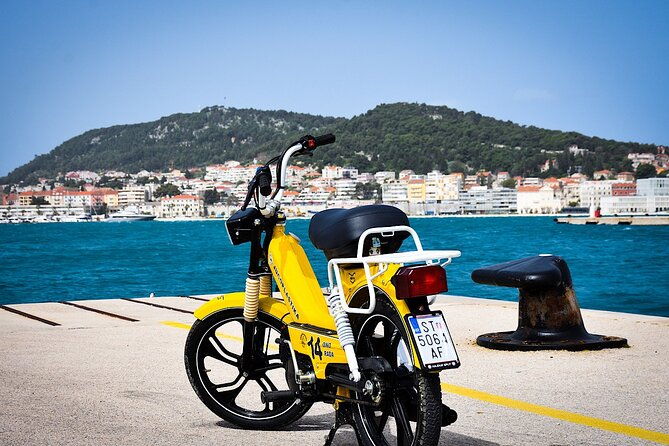 back-to-the-80s-unique-vintage-tomos-moped-tour-split