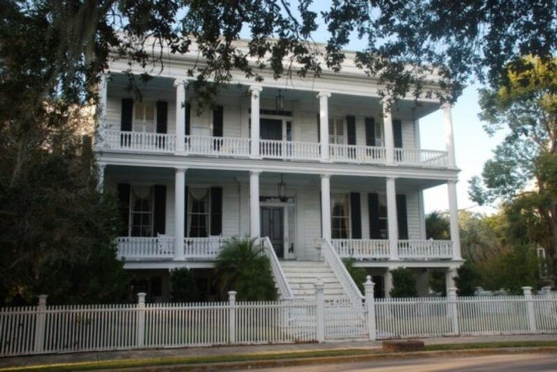 beaufort-local-history-and-film-sites-tour-by-golf-cart