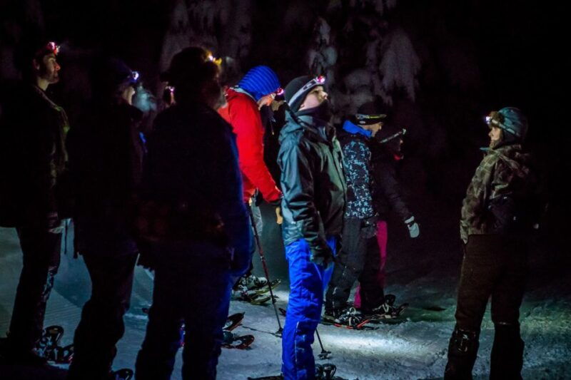 bend-cascade-mountains-snowshoeing-tour-and-bonfire