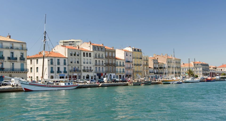 boat-walk-in-sete-on-the-singular-island-1-hour