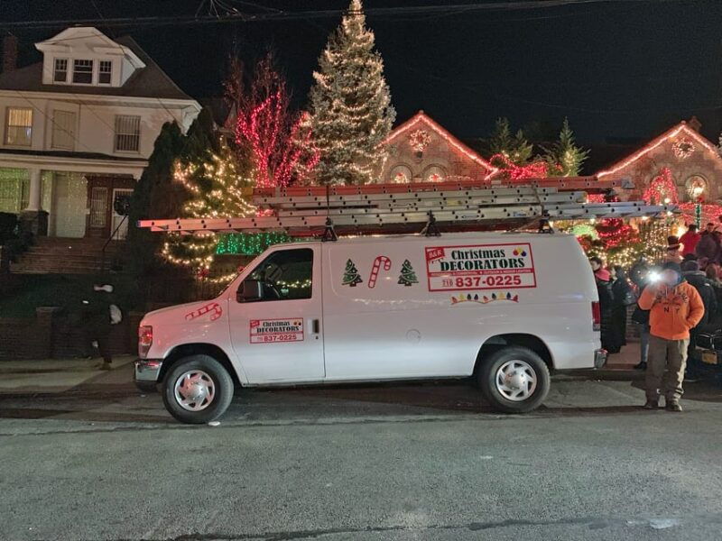 brooklyn-1-5-hour-dyker-heights-christmas-walking-tour