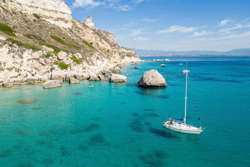 cagliari-devils-saddle-sailboat-tour-snorkeling-and-drink