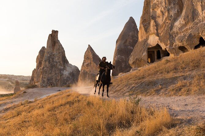 cappadocia-fairy-chimneys-horseback-riding-adventure