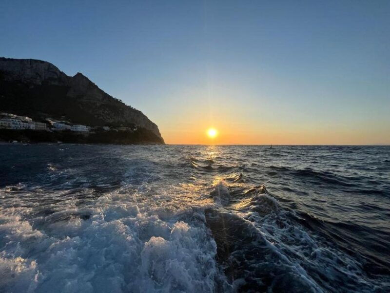 capri-private-guided-cruise-island-highlights-at-sunset