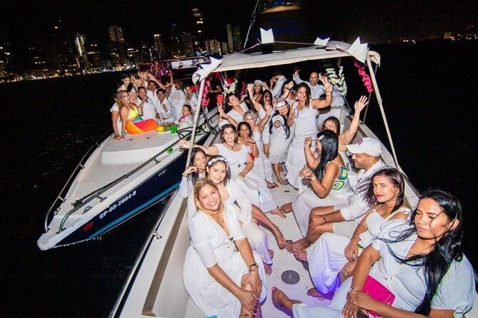 cartagena-bay-tour-with-bar-libre-by-luxury-boat
