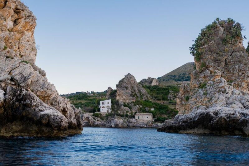castellammare-del-golfo-private-dinghy-rental-with-license