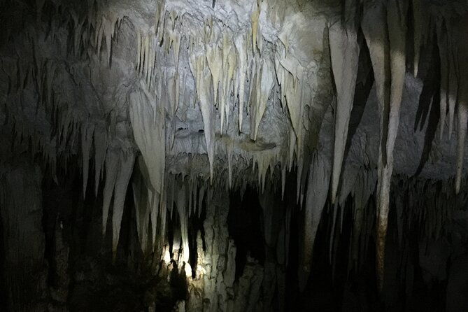 caving-tour-stalactites-stalagmites-hiking-at-national-park