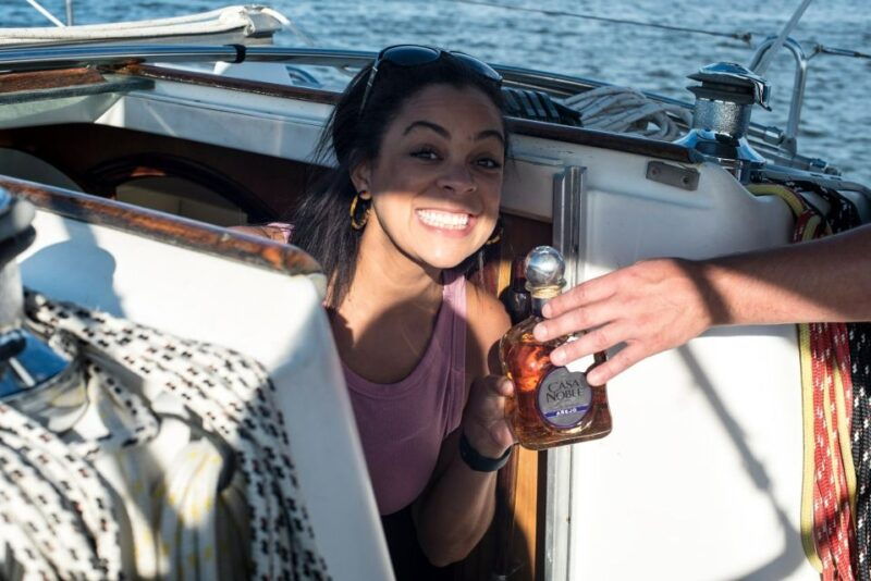 charleston-private-byob-luxury-sailing-cruise