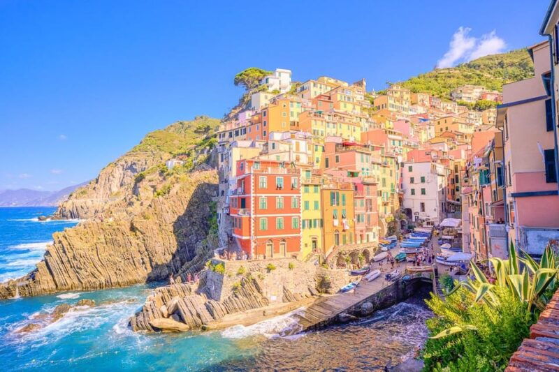 cinque-terre-tour-and-limoncino-by-train-from-la-spezia