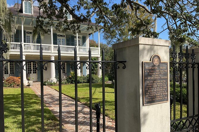 city-tour-in-french-historic-districts