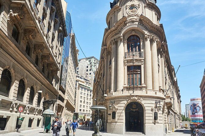 city-walking-tour-of-the-historic-center-of-santiago