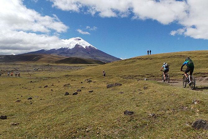 cotopaxi-national-reserve-bike-and-hike-day-trip