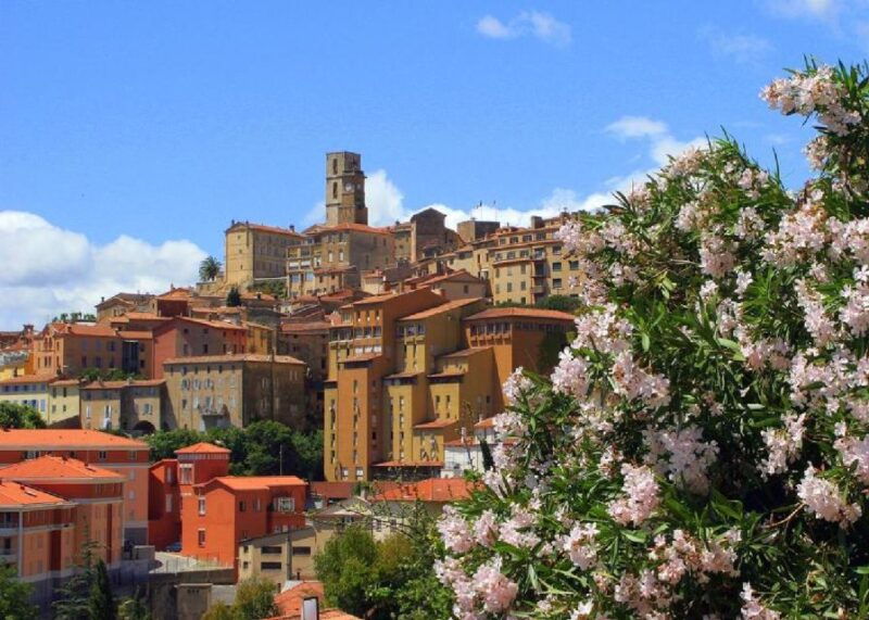 countryside-medieval-village-and-lake-private-guided-tour