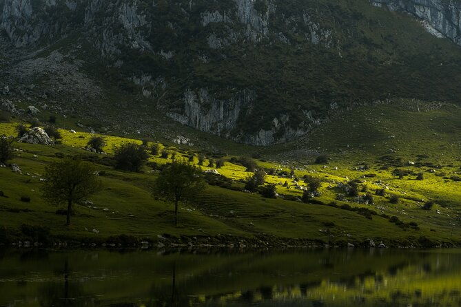 covadonga-lakes-sanctuary-and-cangas-de-onis-from-santander