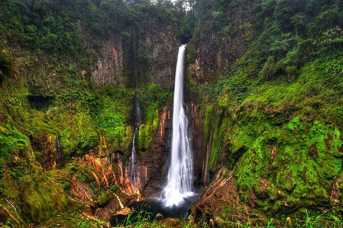 cr-natural-wonders-trek-bajos-del-toro-the-waterfall-trail-poas-volcano