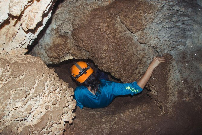 crystal-cave-with-local-tour-guide-and-belizean-lunch
