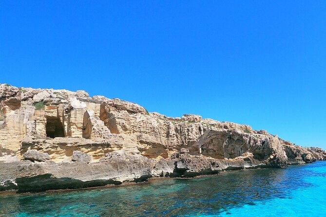 daily-tour-in-dinghy-favignana-and-levanzo