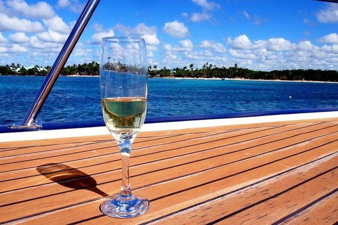 day-tour-catamaran-cruise-tahiti
