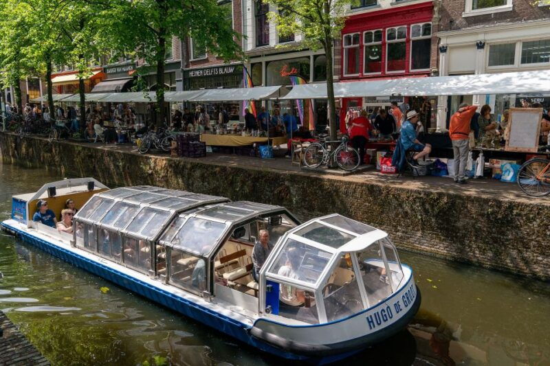 delft-canal-cruise-with-guided-commentary