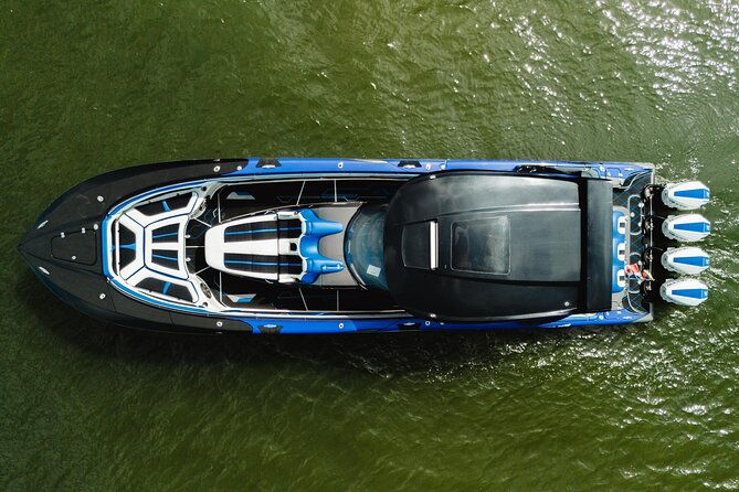 deluxe-cartagena-private-boat-for-12-people