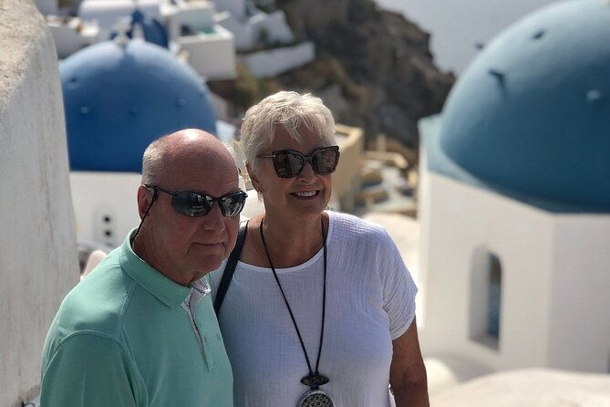 discover-santorini-private-tour-with-a-local-driver