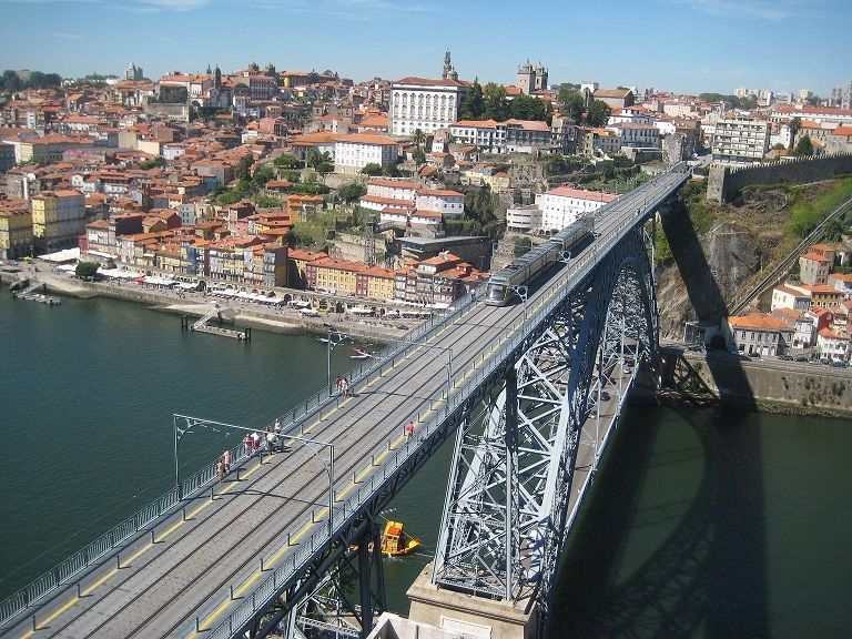 discover-the-best-of-porto-3-hour-vespa-tour
