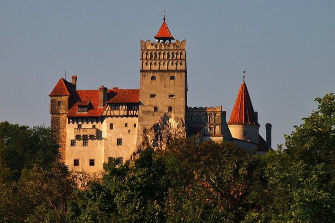 draculas-castle-and-draculas-royal-court-trip