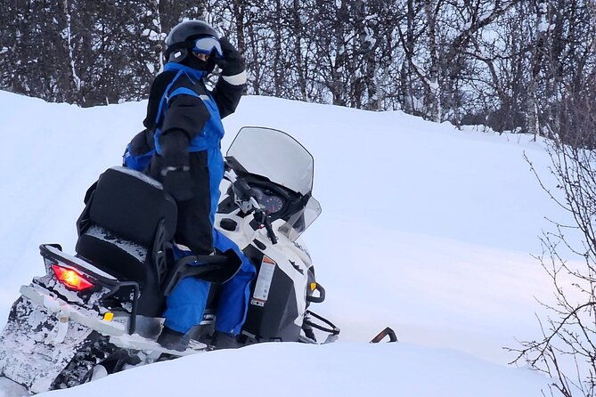 driving-ski-doo-snowmobile-adventure-5-hours-photos-included