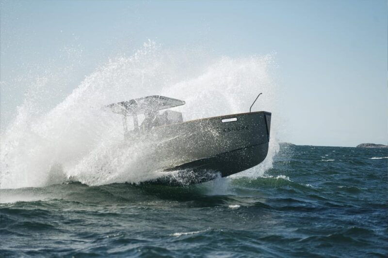 electric-boat-family-tour